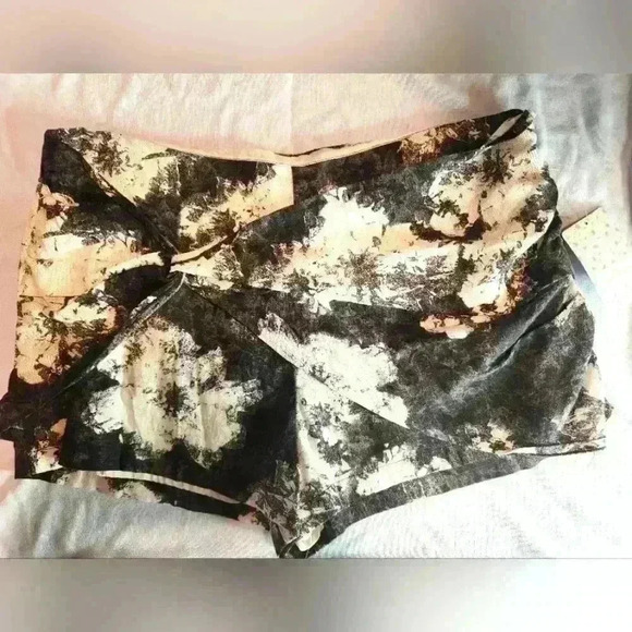 NWT Free People tye dye shorts black and white size Small - Picture 1 of 4